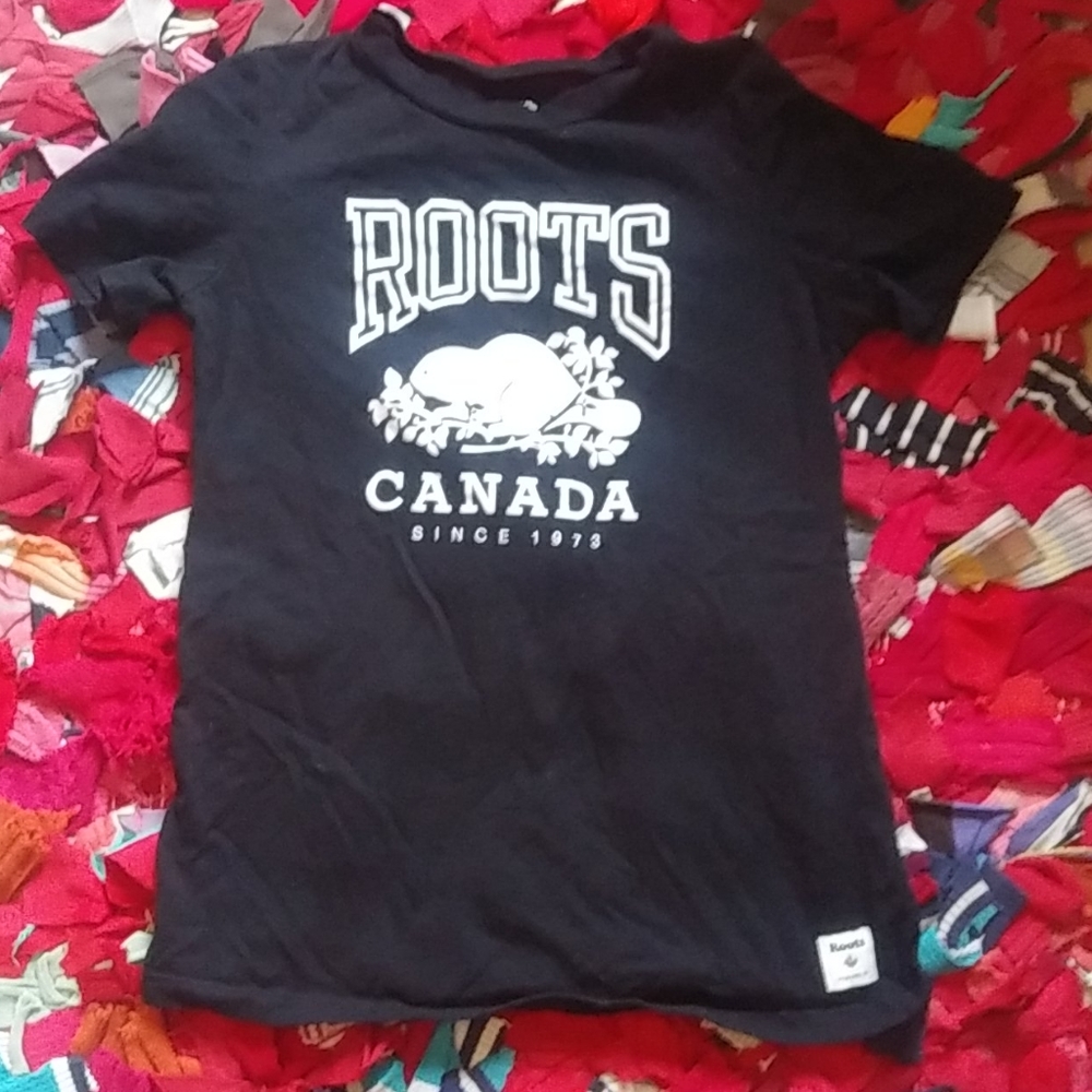 Roots Canada tshirt